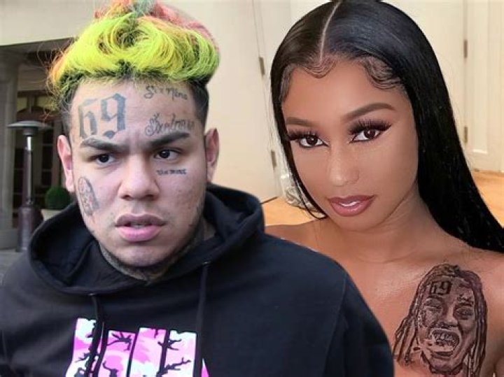 6ix9ine's Girlfriend Grooms His Face On Instagram Live