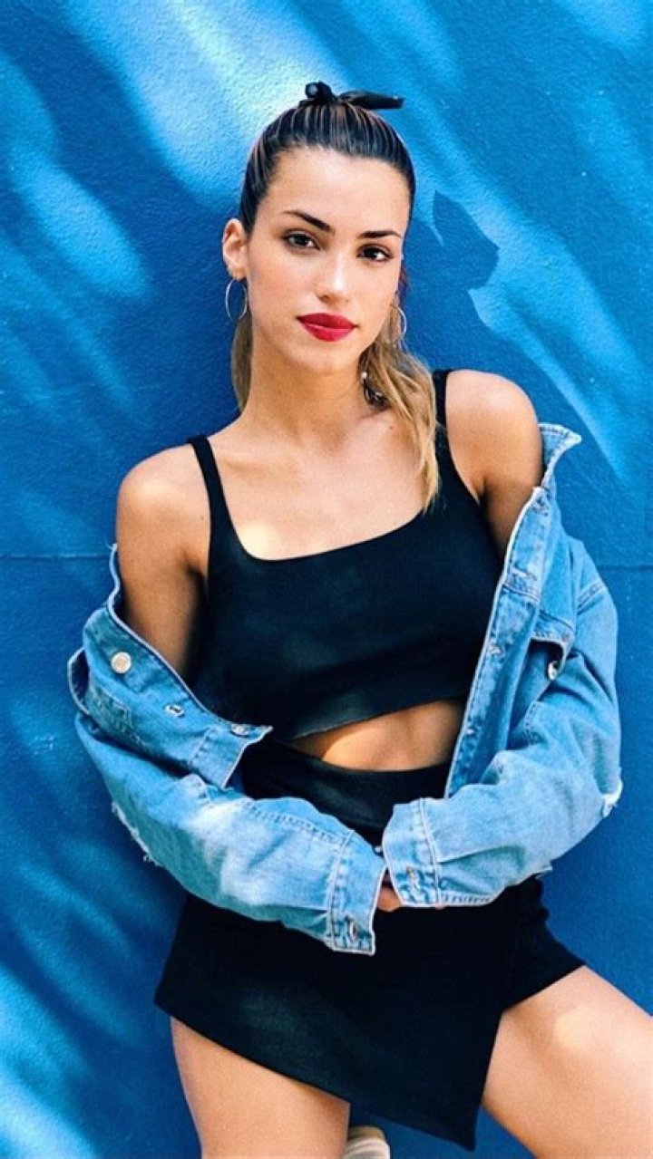 Agustina Agazzani (Modelo) - Edad, cumpleaños, biografía, hechos, familia, patrimonio neto, altura y más