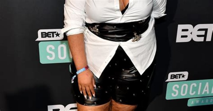 Akbar V Says Flight Attendant Is Racial Profiling Her While On IG Live