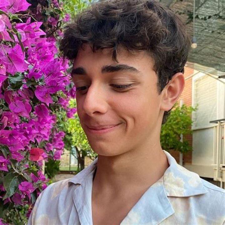 Alberto Amaya (YouTube Star) - Age, Birthday, Bio, Facts, Family, Net Worth, Height & More