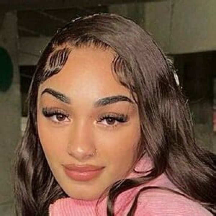 Amaya Barnes (Snapchat Star) - Age, Birthday, Bio, Facts, Family, Net Worth, Height & More