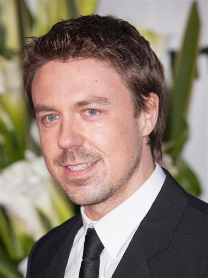 Andrew Buchan (TV Actor) - Age, Birthday, Bio, Facts, Family, Net Worth, Height & More