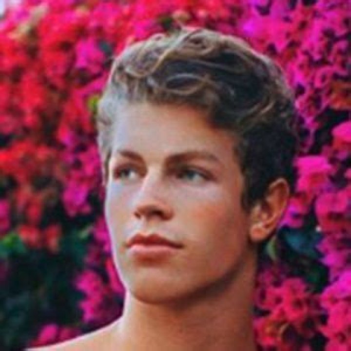 Ben Azelart (YouTube Star) - Age, Birthday, Bio, Facts, Family, Net Worth, Height & More