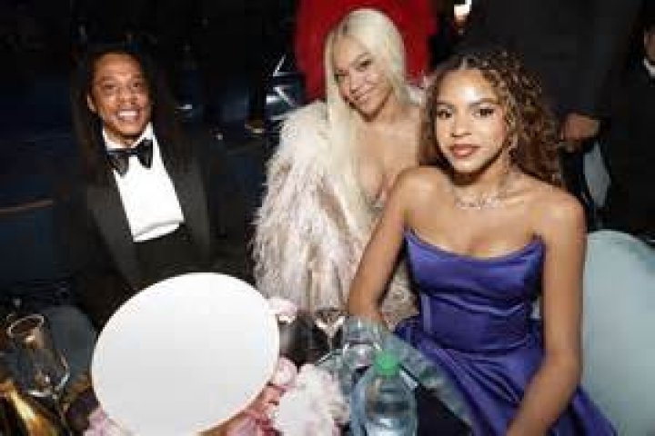 Beyoncé’s Lemonade Stand, Ariel Winter’s Bikini Line, and 5 Other Celebrity Business We Just Invented Because Someone Had To