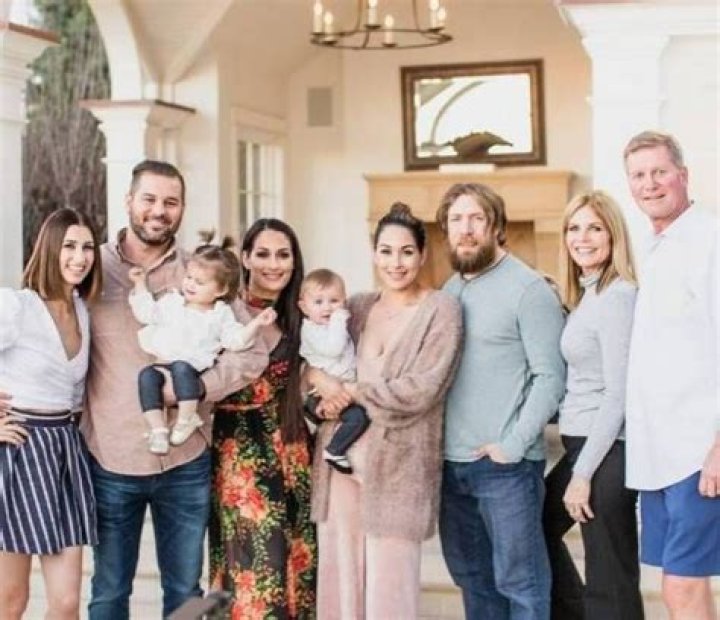 Brie Bella Biography, Age, Height, Husband, Net Worth, Family