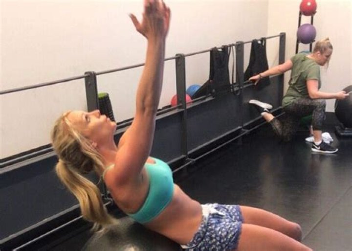 Britney Spears Shows Off Toned Body As She Speaks About The Positive Impact People Can Have On Your Day