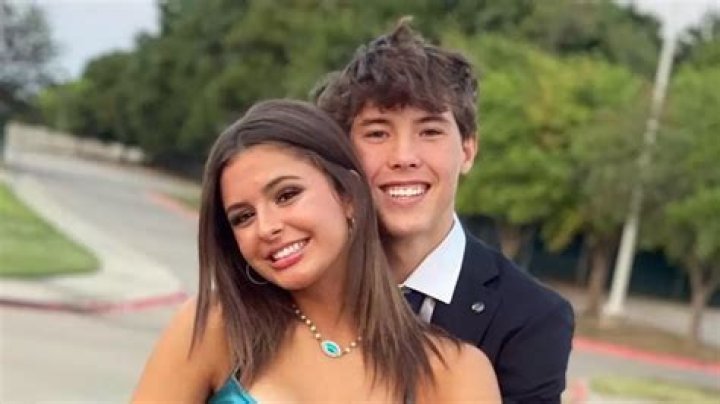 Brooklyn Van Zandt (TikTok Star) - Age, Birthday, Bio, Facts, Family, Net Worth, Height & More