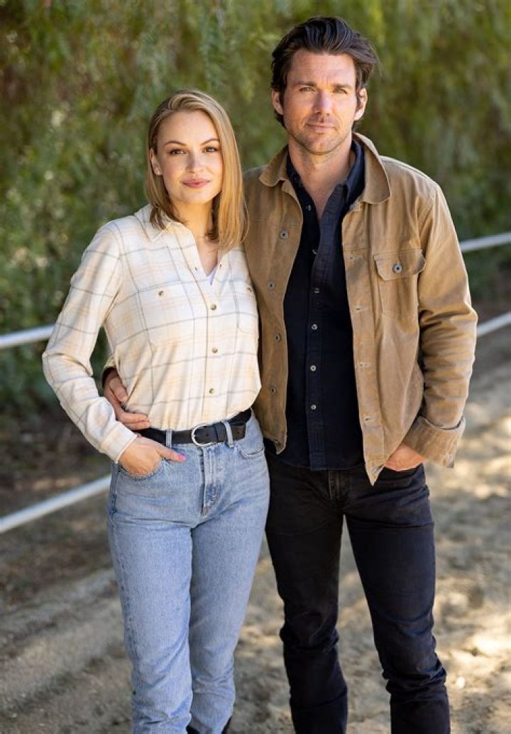 C. J. Wallace Biography, Age, Height, Wife, Net Worth, Family