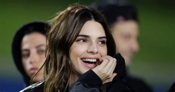 Calling All Comedians? Kendall Jenner Is Looking for ‘Someone Who Can Make Me Laugh’