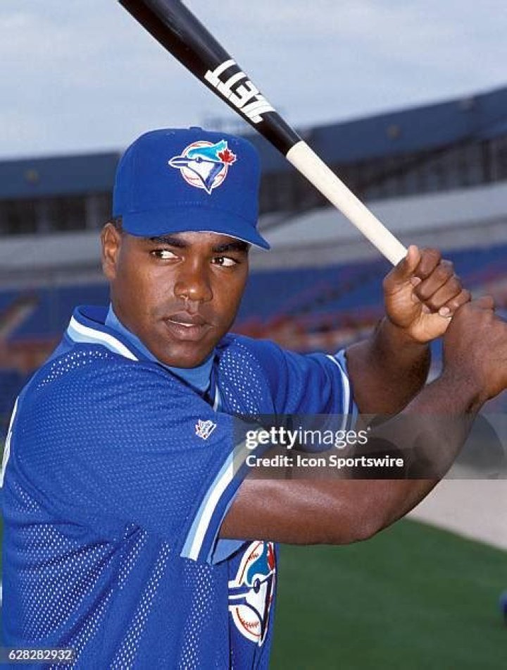 Carlos Delgado (Baseball Player) - Age, Birthday, Bio, Facts, Family, Net Worth, Height & More