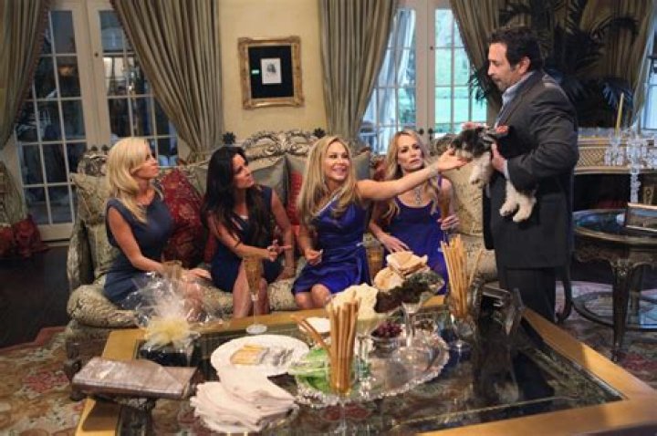 Did Adrienne Maloof give birth to her own children?