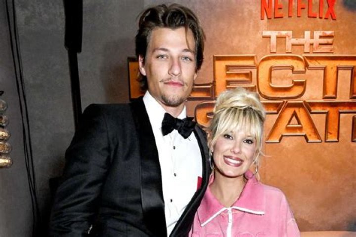 Did Cantinflas adopt a child?