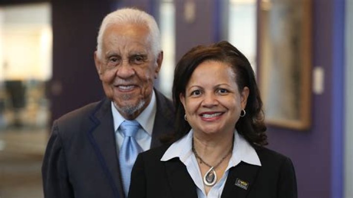 Douglas Wilder Biography, Age, Height, Wife, Net Worth, Family