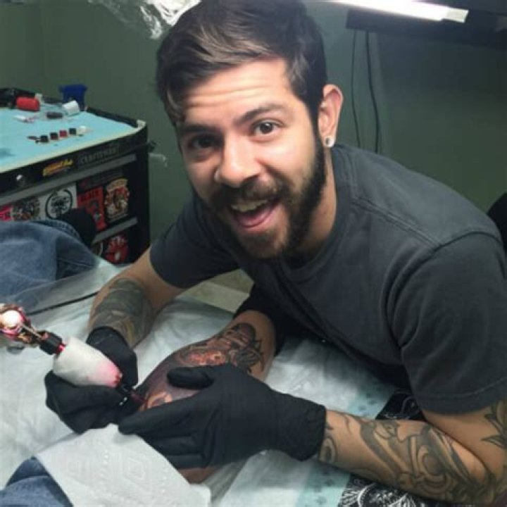 Gian Karle Cruz (Tattoo Artist) - Age, Birthday, Bio, Facts, Family, Net Worth, Height & More