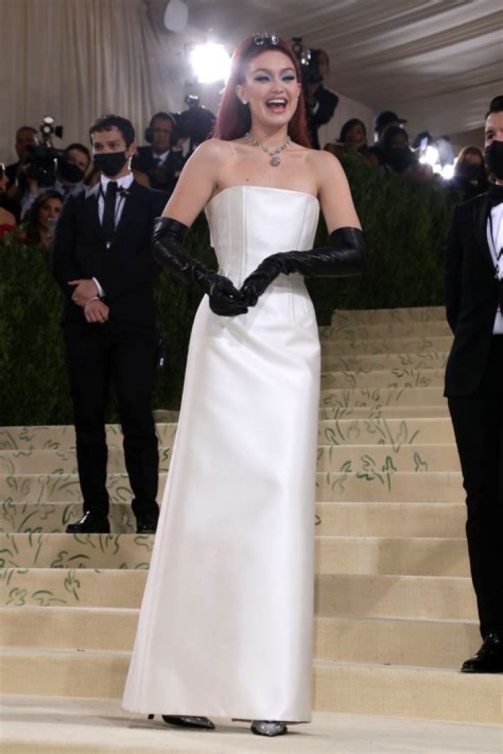 Gigi Hadid Returns to the Red Carpet, Wearing a Stunning Prada Outfit at 2021’s Met Gala