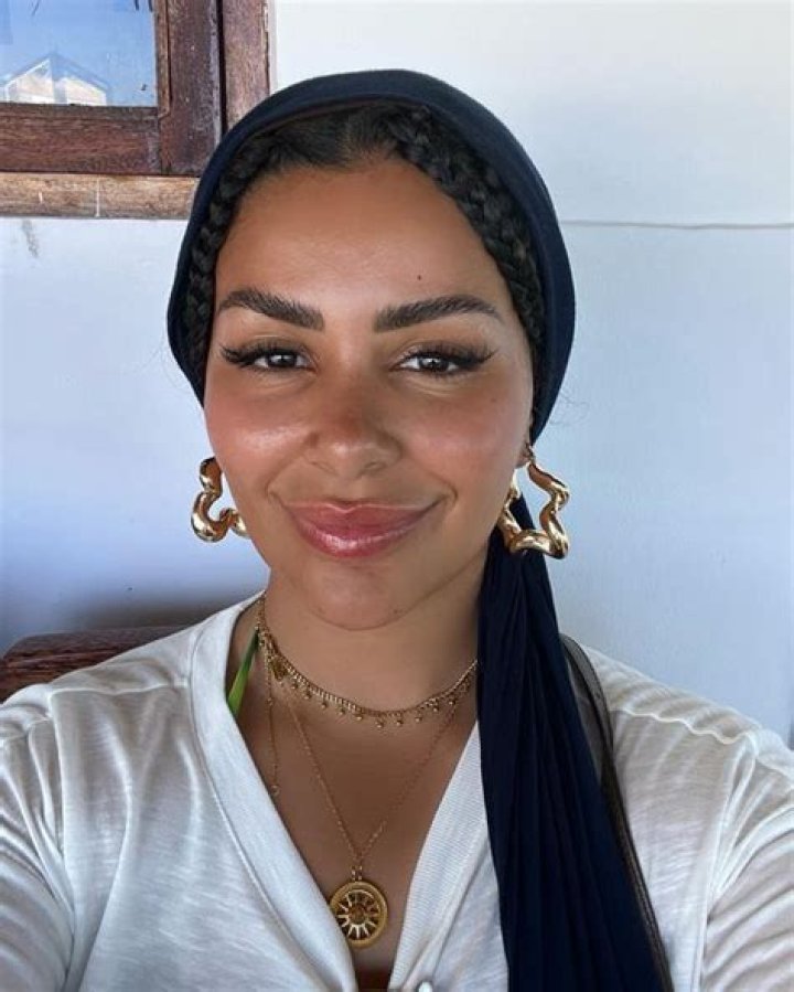 Habiba Da Silva (YouTube Star) - Age, Birthday, Bio, Facts, Family, Net Worth, Height & More