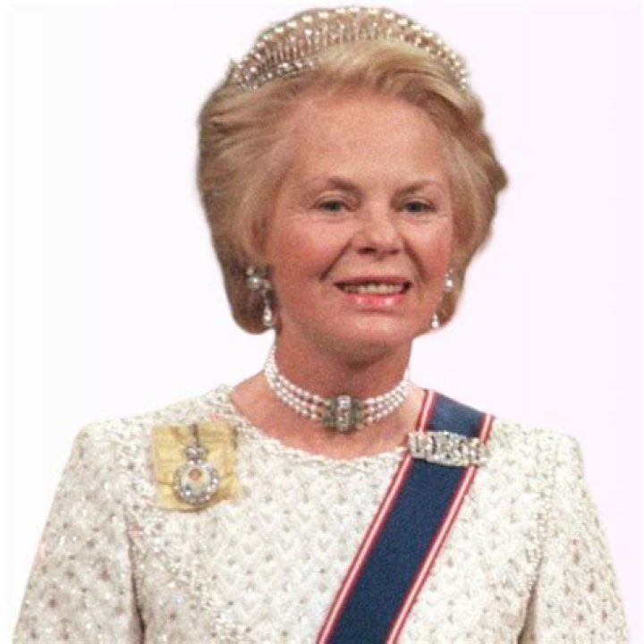 Helen Shaver Biography, Age, Height, Husband, Net Worth, Family