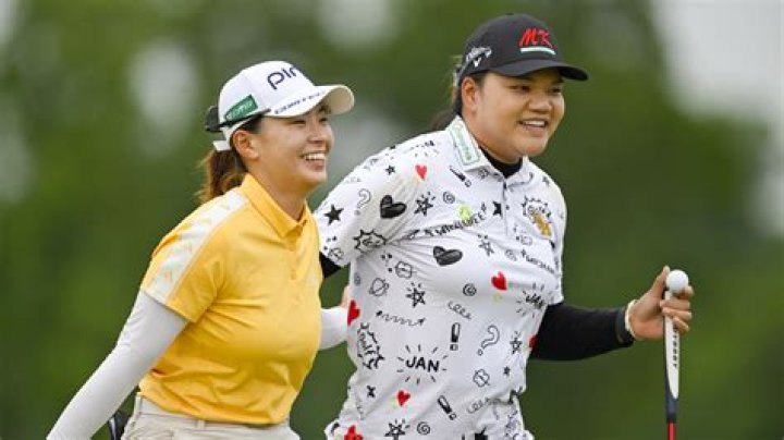 Is Hinako Shibuno in a relationship?