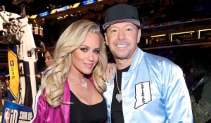 How CuteJenny McCarthy Takes Hubby Donnie Wahlberg’s Last Name