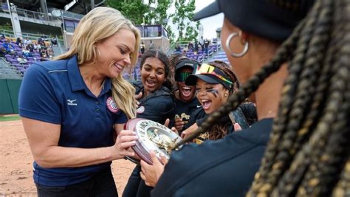 How hard does Jennie Finch throw? – Celebrity.fm – #1 Official Stars, Business & People Network, Wiki, Success story, Biography & Quotes