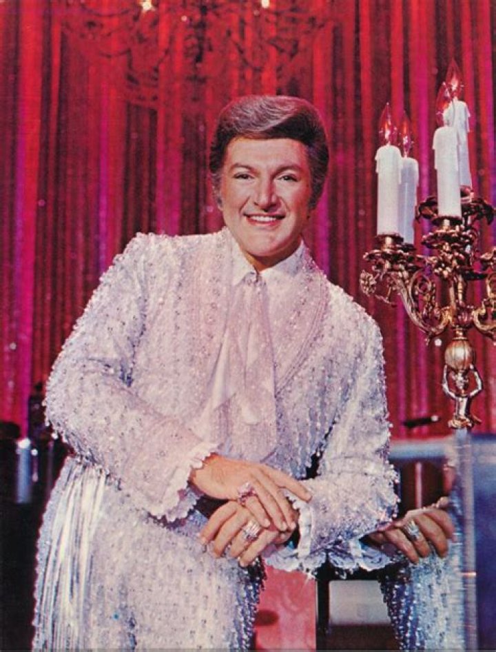 How much was Liberace worth when he passed away?