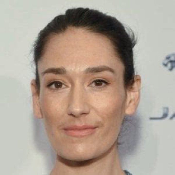 Isabella Farrell (Model) - Age, Birthday, Bio, Facts, Family, Net Worth, Height & More