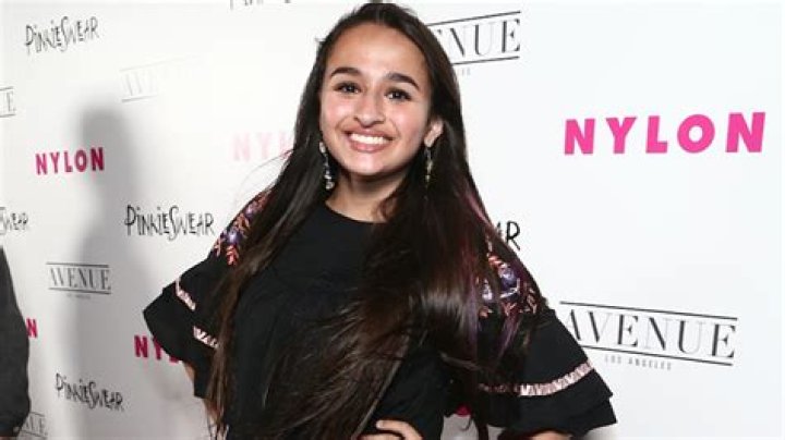Jazz Jennings Shares Selfie After Gender Confirmation Surgery and She’s All Smiles