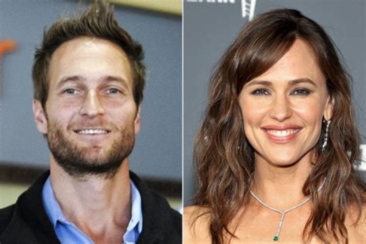 Jennifer Garner Is ‘in the Best Shape of Her Life’ Thanks to Boyfriend John Miller