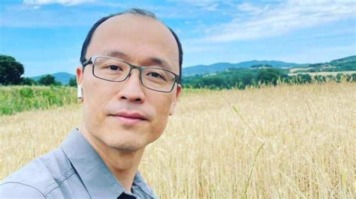 Jiang Chuan Biography, Age, Height, Wife, Net Worth, Family