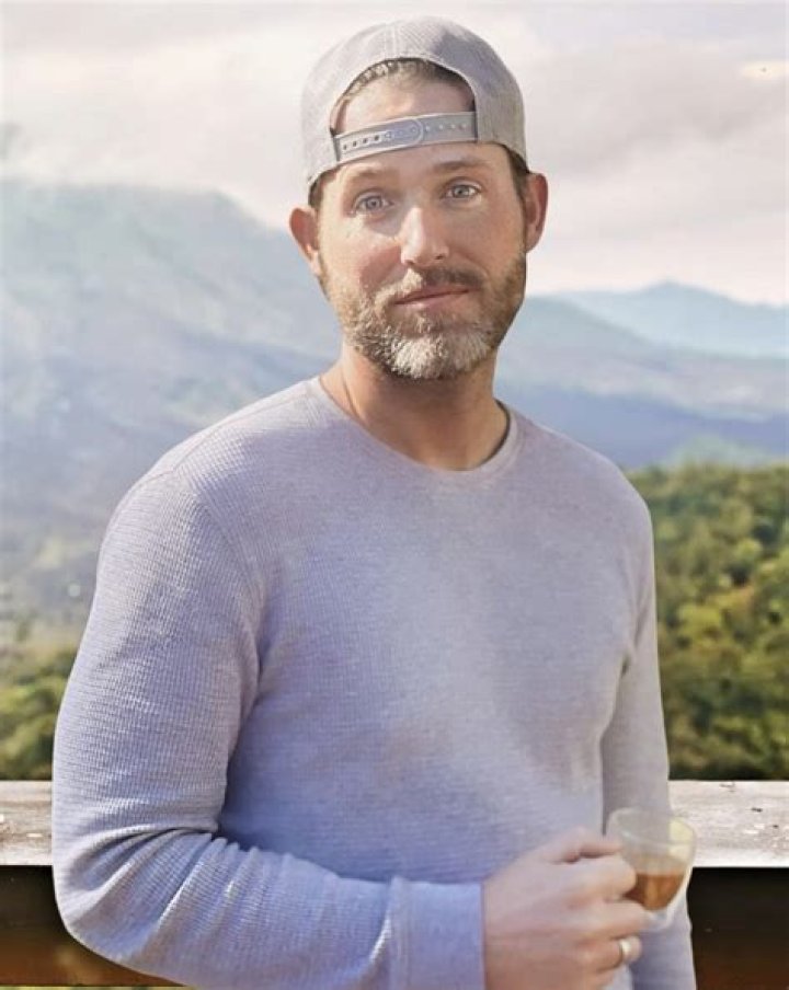 Joshua David Evans (YouTube Star) - Age, Birthday, Bio, Facts, Family, Net Worth, Height & More