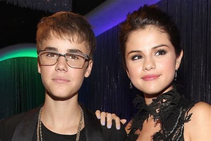 Justin Bieber Is Desperate to Win Over Selena Gomez’s Family (REPORT)