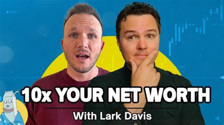 Lark Davis (YouTube Star) - Age, Birthday, Bio, Facts, Family, Net Worth, Height & More