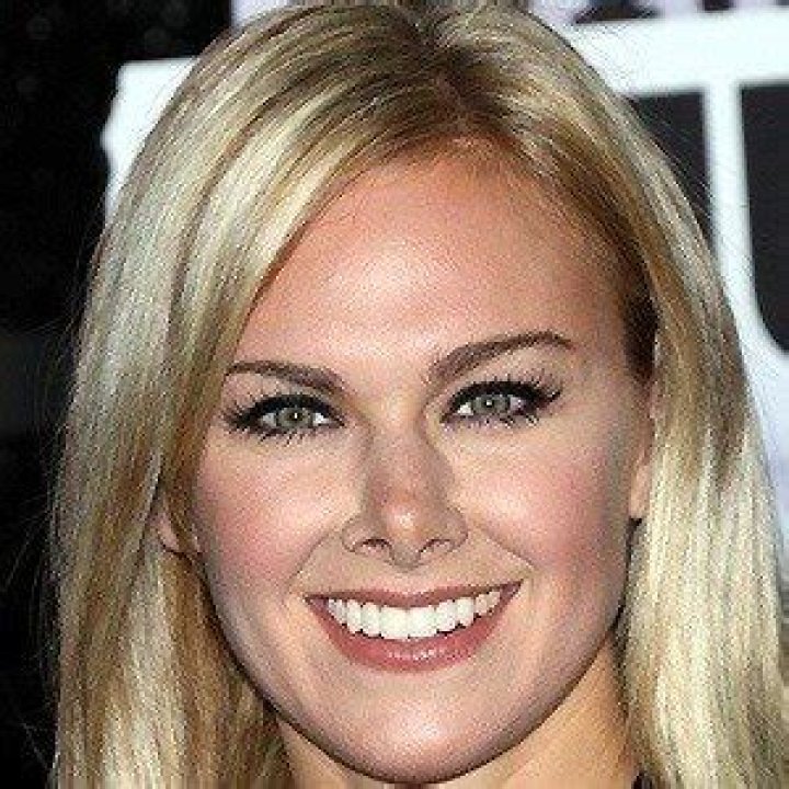 Laura Bell Bundy (Stage Actress) - Age, Birthday, Bio, Facts, Family, Net Worth, Height & More