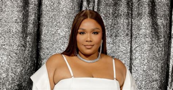 Lizzo Bounces Her Bare Booty On IG Amid Weight Loss Praise