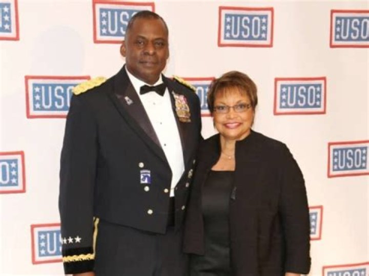 Lloyd Daniels Biography, Age, Height, Wife, Net Worth, Family