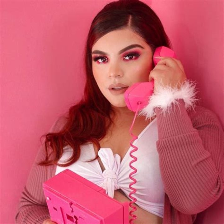 Lupita Cardoza (Estrella de YouTube) - Edad, cumpleaños, biografía, hechos, familia, patrimonio neto, altura y más