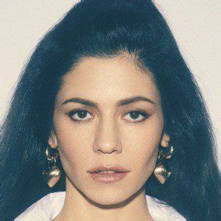 Marina Diamandis (Pop Singer) - Age, Birthday, Bio, Facts, Family, Net Worth, Height & More