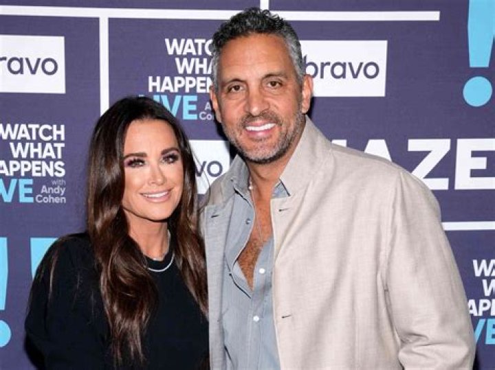 Mauricio Umansky Reacts to Wife Kyle Richards’ Appearance in Morgan Wade’s New Music Video