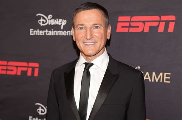 Michael Gelman (TV Producer) - Age, Birthday, Bio, Facts, Family, Net Worth, Height & More