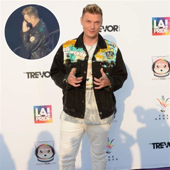 Nick Carter Breaks Down in Tears During Backstreet Boys Performance After Brother Aaron’s Death