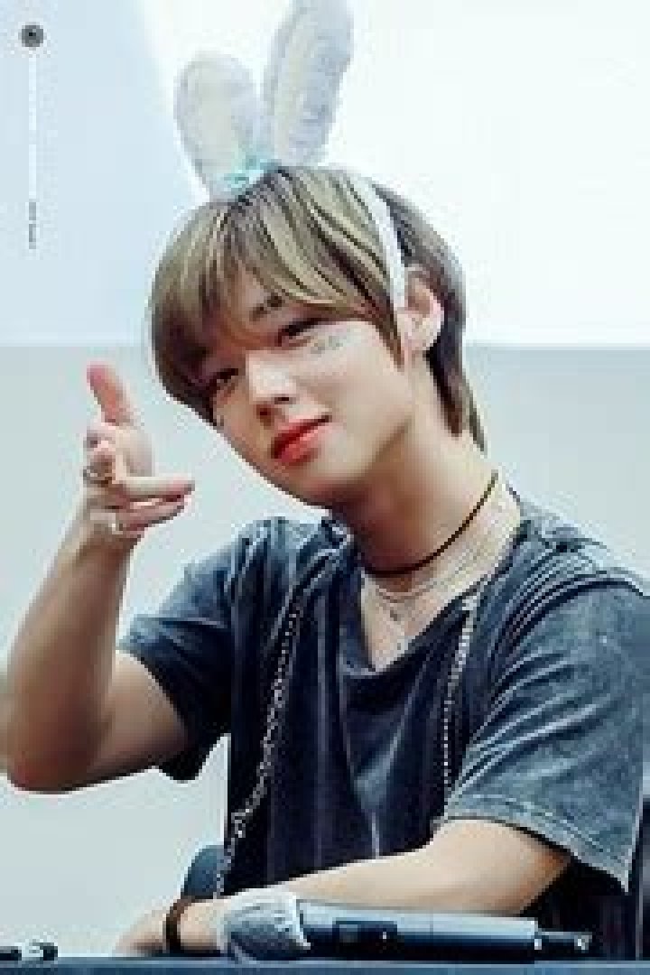 Park Ji-hoon (Pop Singer) - Age, Birthday, Bio, Facts, Family, Net Worth, Height & More