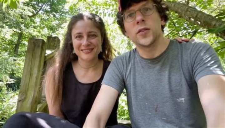 REPORTJesse Eisenberg and Longtime Girlfriend Anna Strout Are Expecting a Baby!