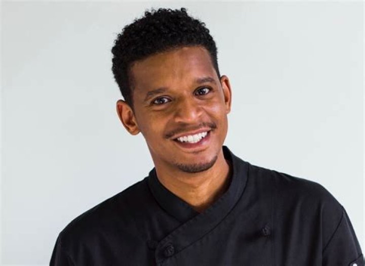 Roble Ali (Chef) - Age, Birthday, Bio, Facts, Family, Net Worth, Height & More