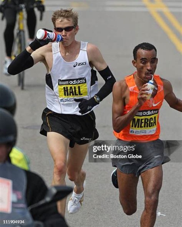 Ryan Hall (Runner) - Age, Birthday, Bio, Facts, Family, Net Worth, Height & More