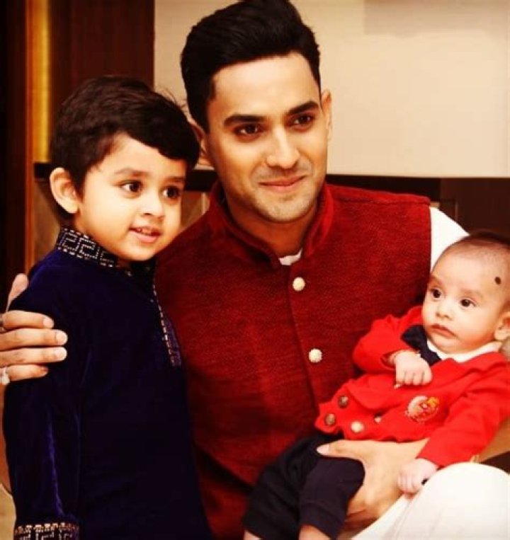 Sanjay Jadhav Biography, Age, Height, Wife, Net Worth, Family