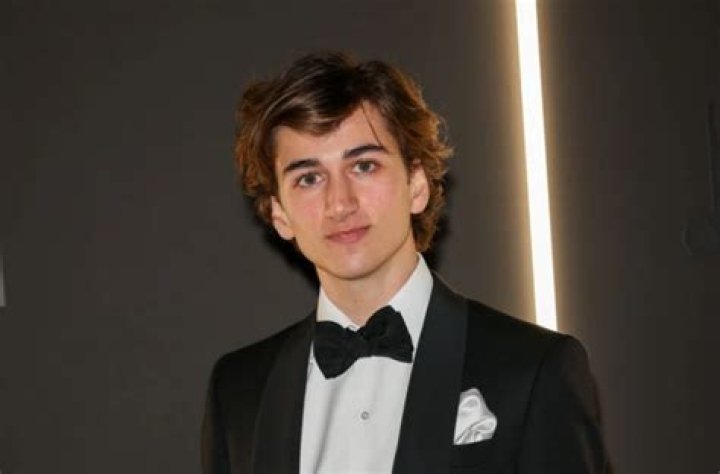 Sebastian Croft Biography, Age, Height, Wife, Net Worth, Family