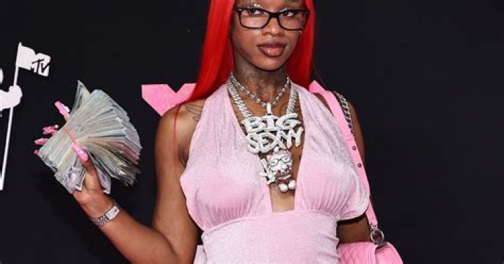 Sexyy Red Joins Country Artist Zach Bryan Onstage In St. Louis