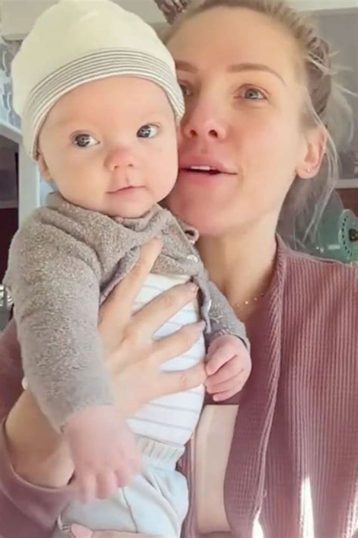 Sharna Burgess Proudly Shows Off C-Section Scar Less Than 1 Month After Giving Birth to Son Zane