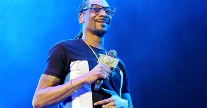 Snoop Dogg Says He Used To Write Raps On A Typewriter
