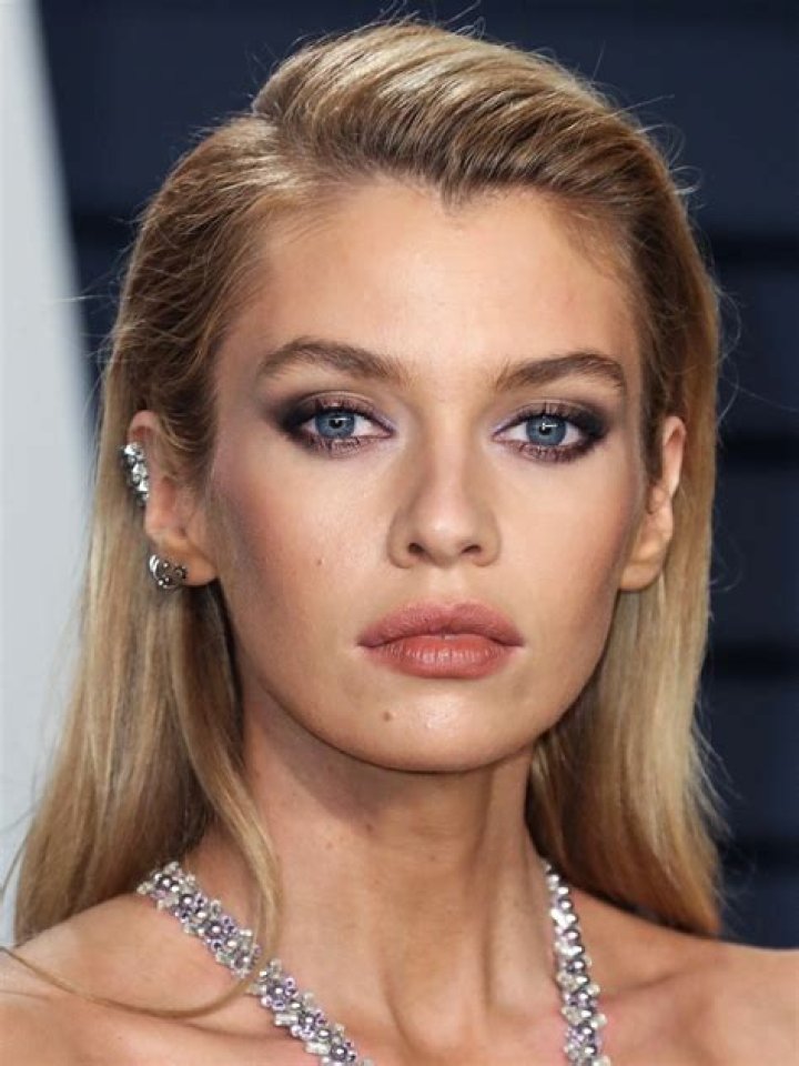 Stella Maxwell